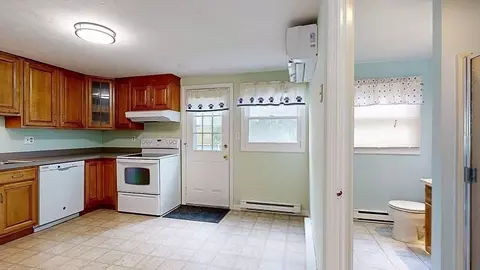 18 Massasoit Rd #B, Worcester, MA 01604 photo 9