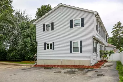 18 Massasoit Rd #B, Worcester, MA 01604
