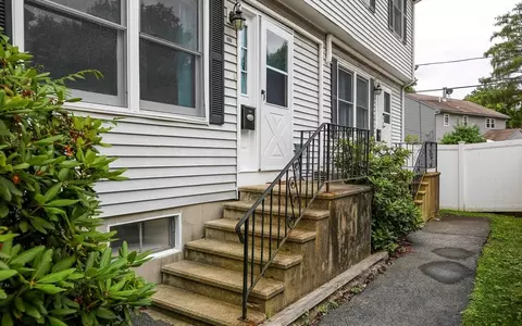 18 Massasoit Rd #B, Worcester, MA 01604 photo 2