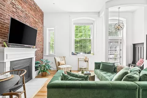 52 Sanborn St #1, Reading, MA 01867