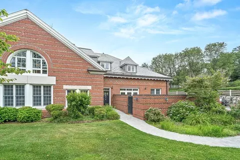 3 Stables Way #3, Belmont, MA 02478