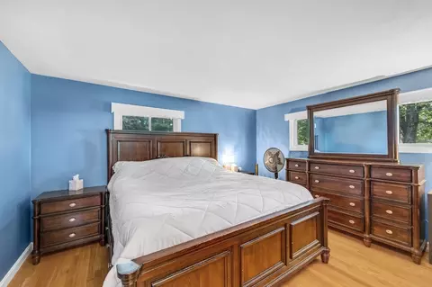 Bedroom - 36 Yamaska Rd, Springfield, MA 01118 photo 1 of 5