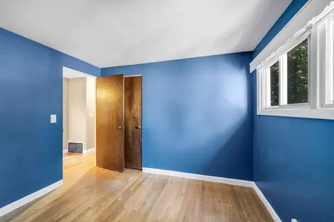 Bedroom - 36 Yamaska Rd, Springfield, MA 01118 photo 5 of 5