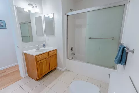 Bath - 14 Emmanuel Ave, Webster, MA 01570 photo 2 of 3