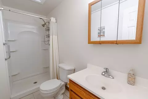 Bath - 14 Emmanuel Ave, Webster, MA 01570 photo 3 of 3