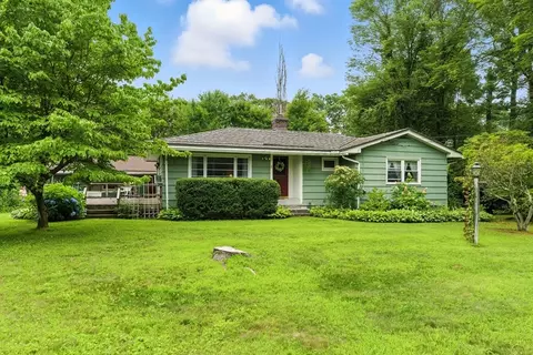 20 Harney St, West Springfield, MA 01089