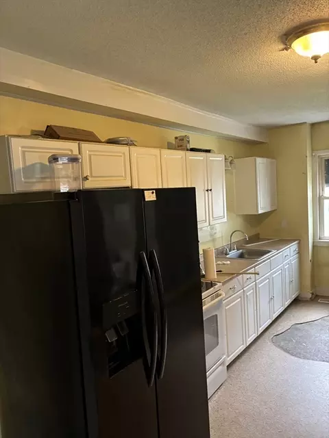176-178 Corthell St, Springfield, MA 01151 photo 11