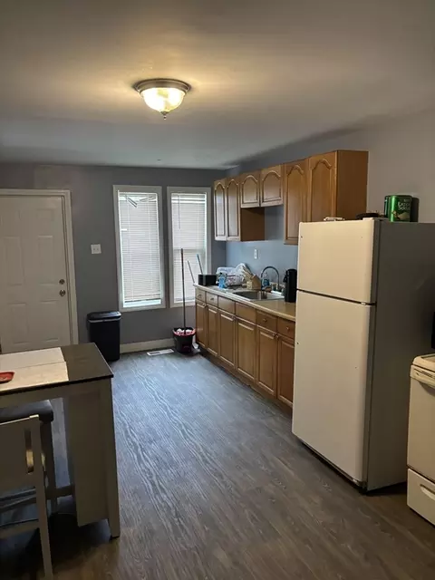 176-178 Corthell St, Springfield, MA 01151 photo 14