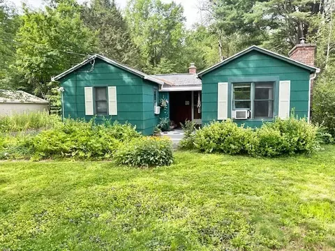 64 Hadley, South Hadley, MA 01075