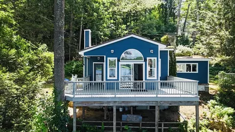 41 Cubles Dr, Brimfield, MA 01010