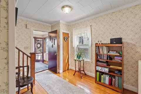 Entry Way - 40 Robillard St, Gardner, MA 01440 photo 2 of 3