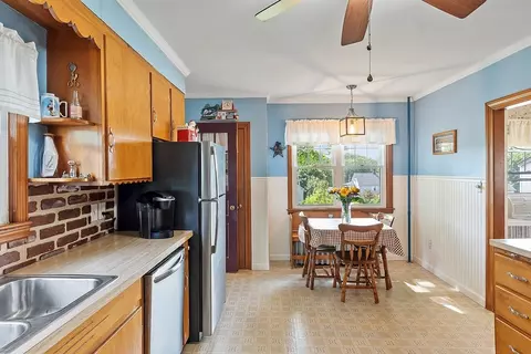 Kitchen - 40 Robillard St, Gardner, MA 01440 photo 2 of 3