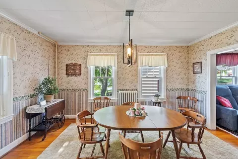 Dining - 40 Robillard St, Gardner, MA 01440 photo 2 of 4