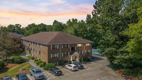 45 Macy St #302C, Amesbury, MA 01913