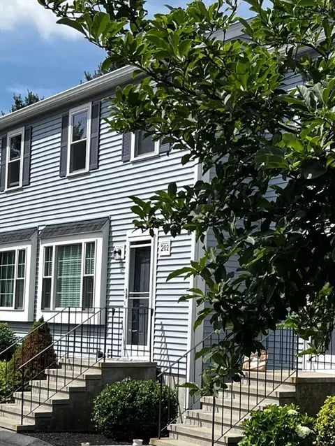 202 Irving Rd #202, Randolph, MA 02368