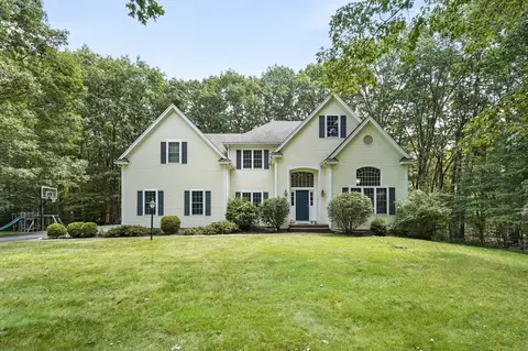 118 Colonial Ridge Dr, Boxborough, MA 01719