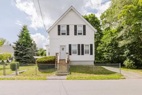 4 Chase St, Taunton, MA 02780