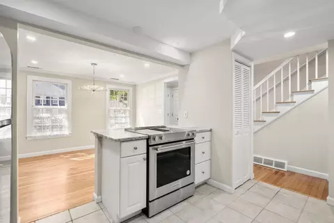 Entry Way - 80 Jericho Rd #80, Weston, MA 02493 photo 1 of 4