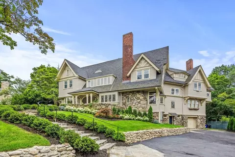 476 Heath St, Brookline, MA 02467
