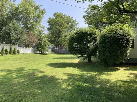 17 John St, Easthampton, MA 01027 photo 5