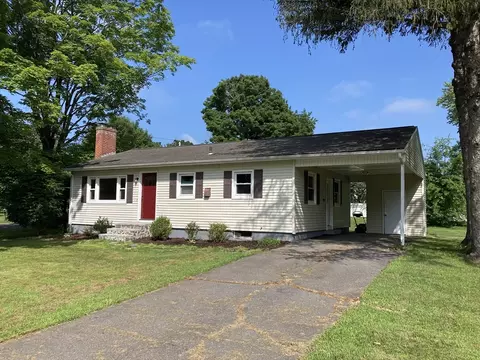 17 John St, Easthampton, MA 01027