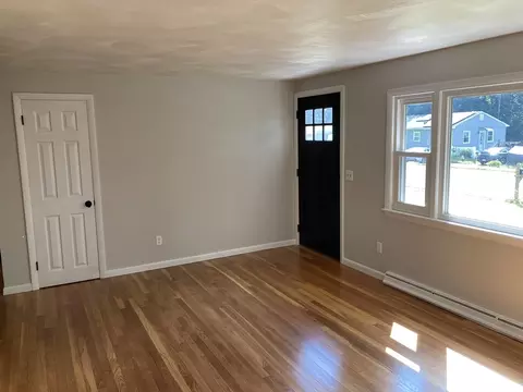 17 John St, Easthampton, MA 01027 photo 7
