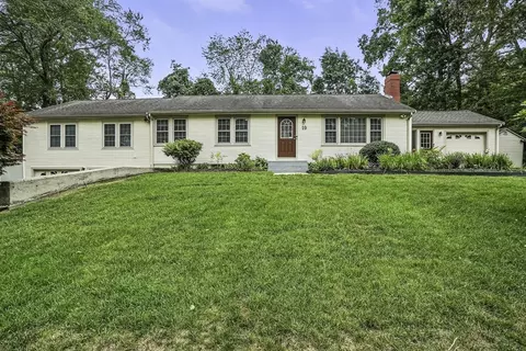 19 Chestnut Hill Rd, Northborough, MA 01532