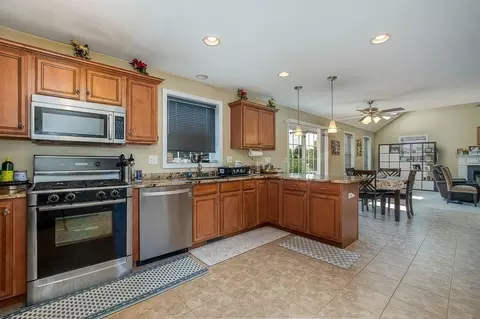 9 Cart Path Rd, Dracut, MA 01826 photo 8