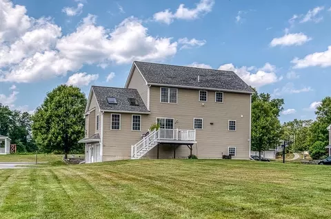 9 Cart Path Rd, Dracut, MA 01826 photo 4
