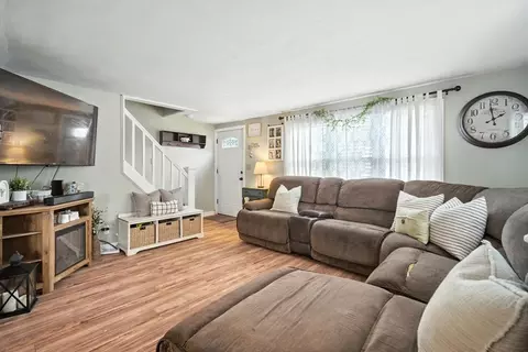240 El Paso St, Springfield, MA 01104 photo 8