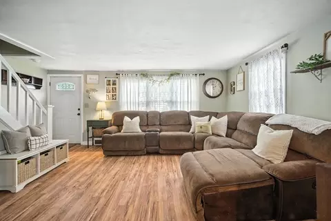 240 El Paso St, Springfield, MA 01104 photo 7