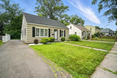 240 El Paso St, Springfield, MA 01104 photo 22