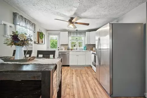 240 El Paso St, Springfield, MA 01104 photo 4