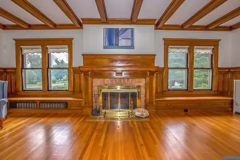 Living - 244 Springfield St, Springfield, MA 01107 photo 1 of 3