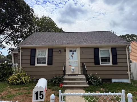 15 Hallron St, Hyde Park, MA 02136