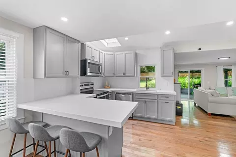 11 Heroult Rd, Worcester, MA 01606 photo 2