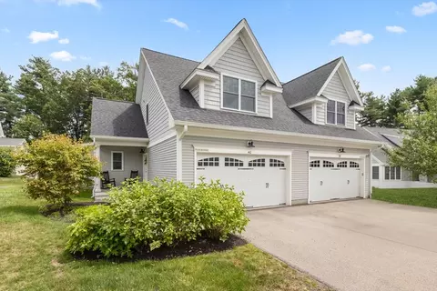 40 Lakepoint Way #40, Hopkinton, MA 01748