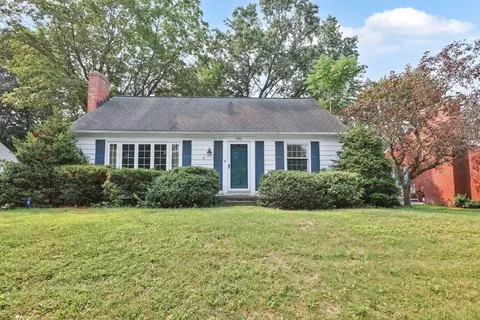 101 Fenimore Blvd, Springfield, MA 01108