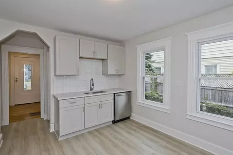 191 Phoenix Ter, Springfield, MA 01104 photo 6