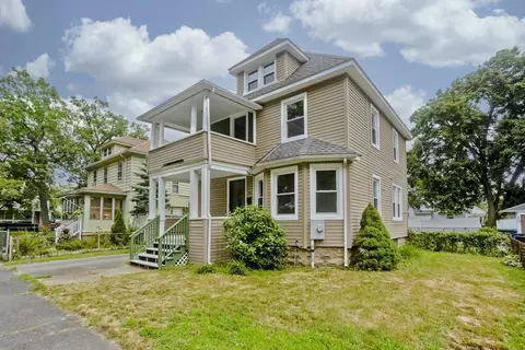 191 Phoenix Ter, Springfield, MA 01104