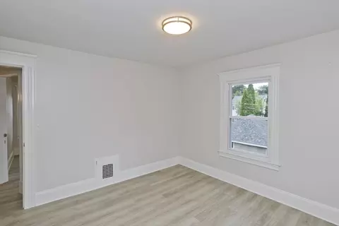 191 Phoenix Ter, Springfield, MA 01104 photo 21