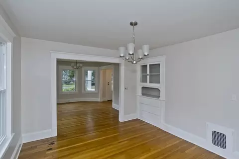191 Phoenix Ter, Springfield, MA 01104 photo 12