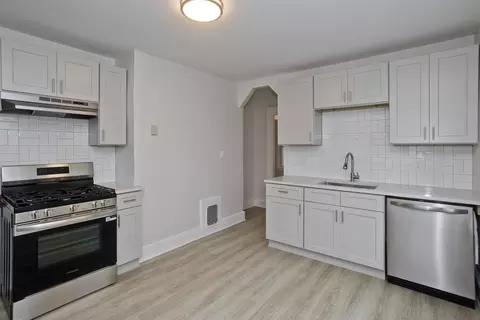 191 Phoenix Ter, Springfield, MA 01104 photo 3