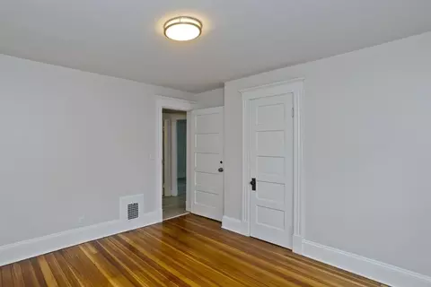 191 Phoenix Ter, Springfield, MA 01104 photo 16