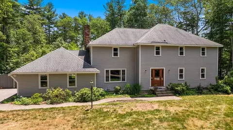 3 Stonehill Rd, Marlborough, MA 01752