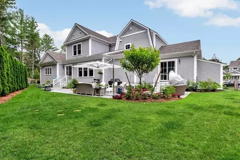 14 Willow Cir, Mashpee, MA 02649 photo 9