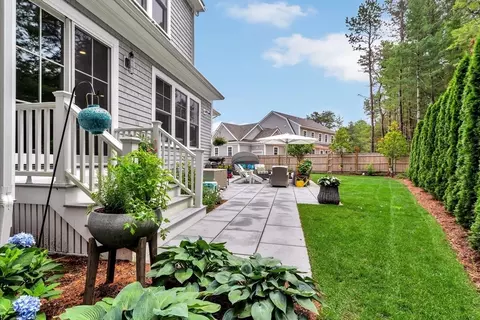 14 Willow Cir, Mashpee, MA 02649 photo 10