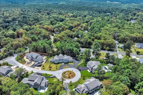 14 Willow Cir, Mashpee, MA 02649 photo 8