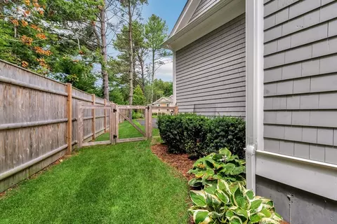 14 Willow Cir, Mashpee, MA 02649 photo 15