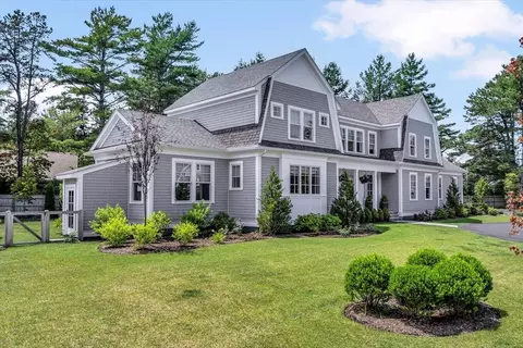 14 Willow Cir, Mashpee, MA 02649 photo 2